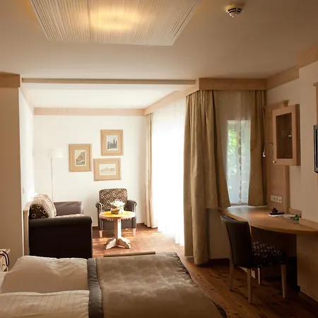 Romantikhotel Gersberg Alm 4*