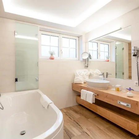 Romantik Gersberg Alm Ueber Mit Outdoorpool Szálloda 4*