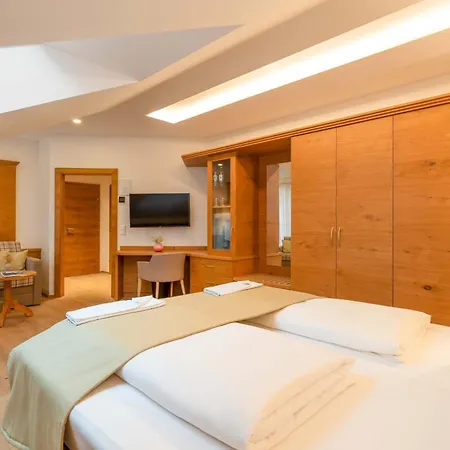 Szálloda Romantik Gersberg Alm Ueber Mit Outdoorpool 4*